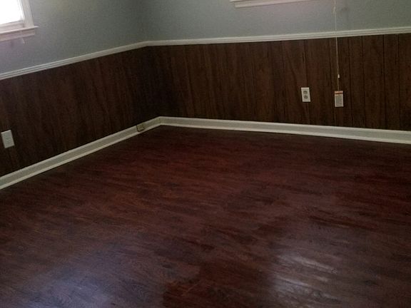 3rd image of 2401 Woodbridge Dr #A