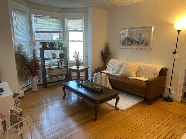 239 Lafayette St APT 2, Salem, MA 01970