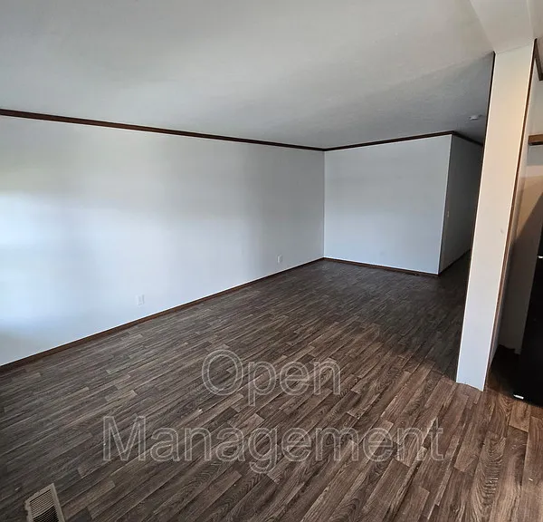 511 E 1st St #25 — Photo 5