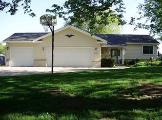 S74W19068 Bay Ct, Muskego, WI 53150