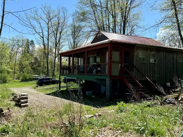 127 Hickory Rd, Oxford, NY 13830