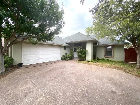 2020 Placita Dr, Laredo, TX 78045
