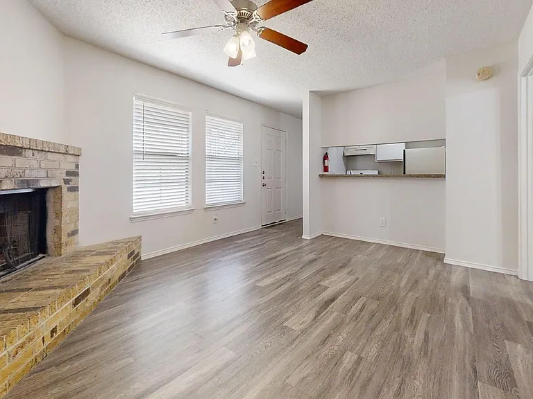 Stadium View Apartments — Photo 3