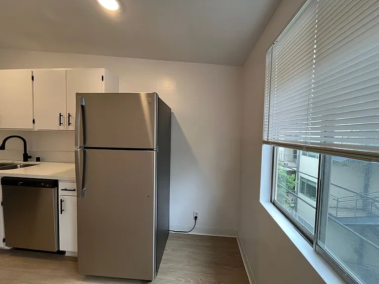 1253 Havenhurst Drive — Photo 33