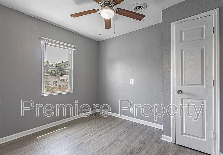 807 S Savage St — Photo 6