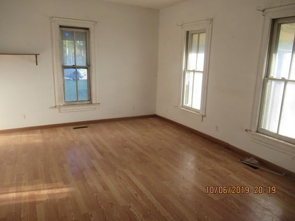 2nd image of 519 Logan St