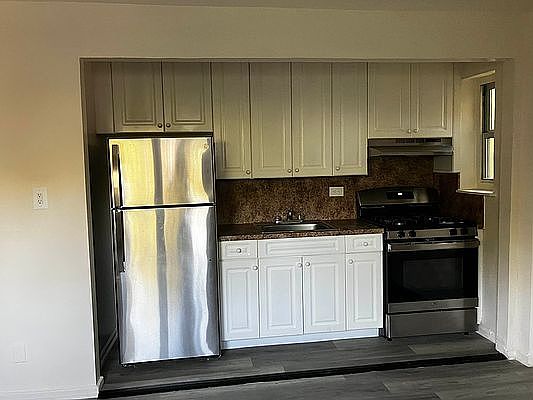 3rd image of 135 Highland Ave #1A