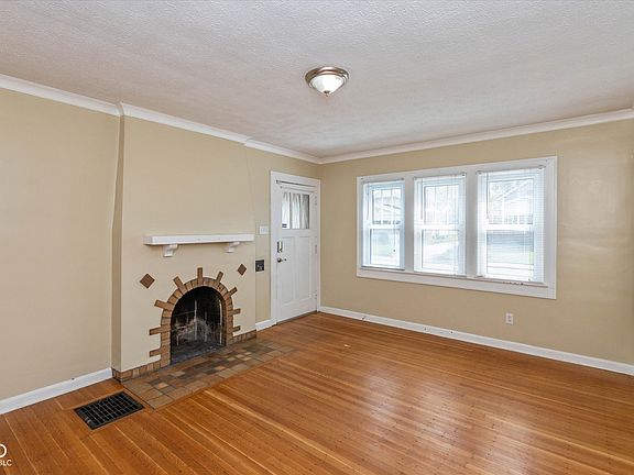 4th image of 1210 Shannon Ave