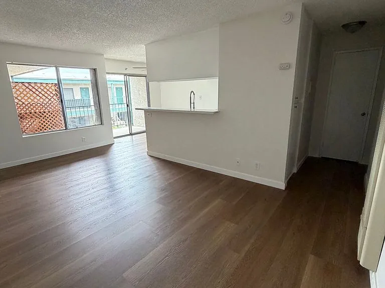 4141 Rosecrans Ave — Photo 4