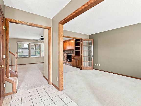 4th image of 1050 W Davies Ct