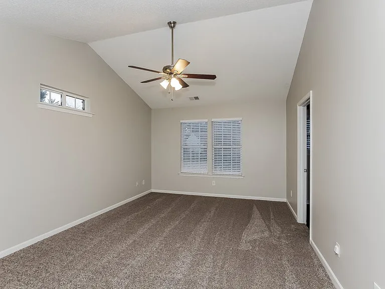 1002 Great Falls Dr — Photo 12