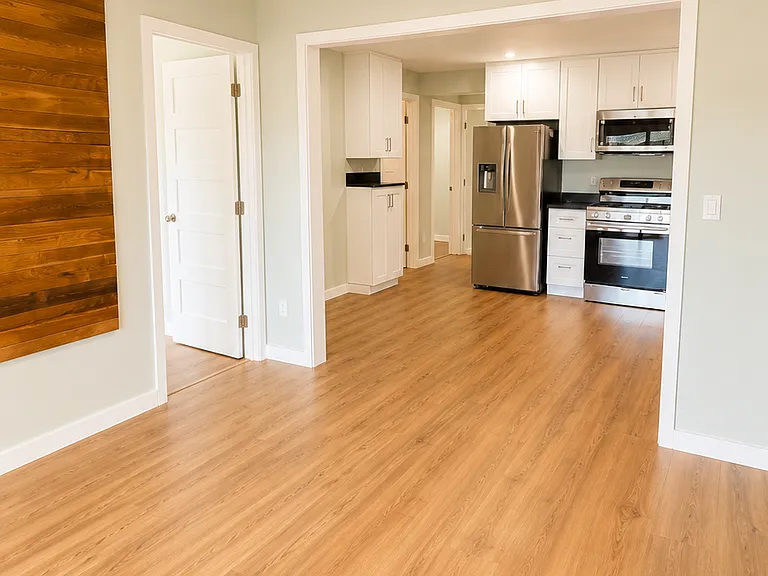 3265 N Interstate Ave #2 — Photo 6