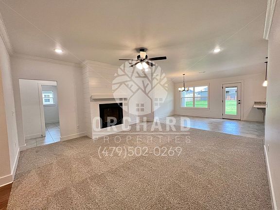 4th image of 1809 E Hudson Dr