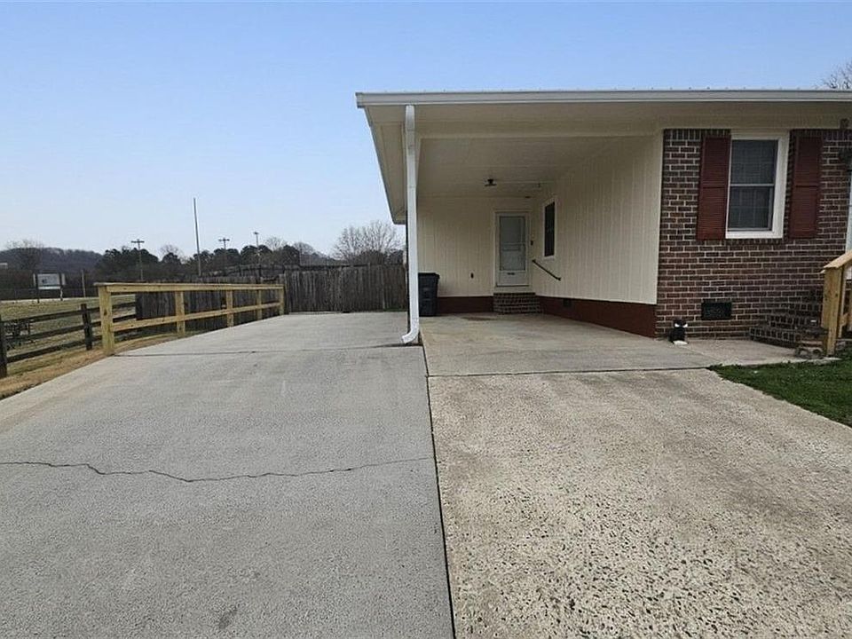 1st image of 104 Fincher St