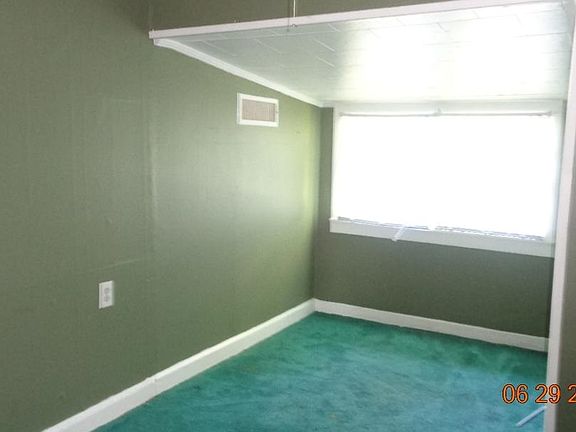 2nd image of 801 S Hutchinson Ave