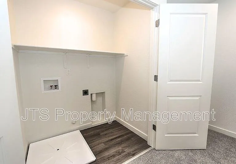 2097 Shady Tree Cir — Photo 26