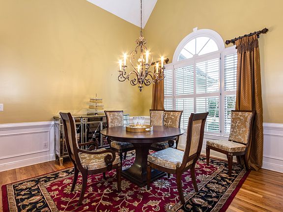 5th image of 1594 Leesburg Ct