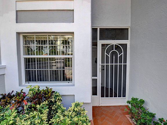 4th image of 7360 Lake Meadow Way #102