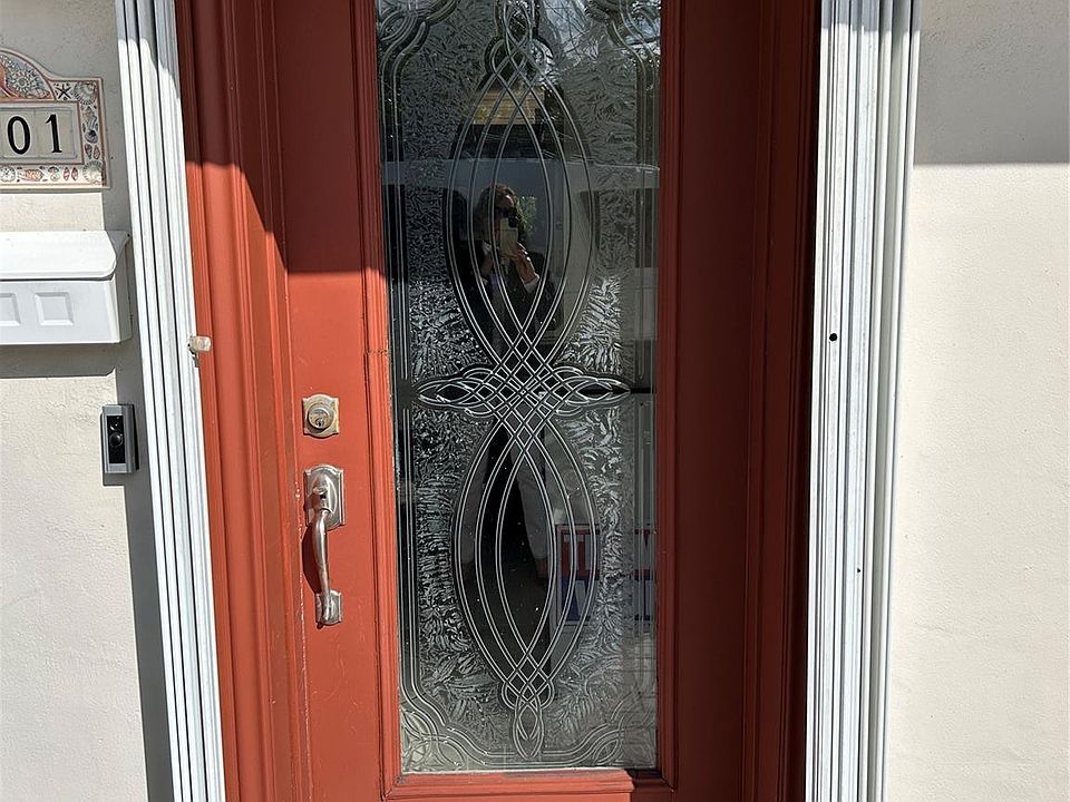 2nd image of 1001 SE 4th Court