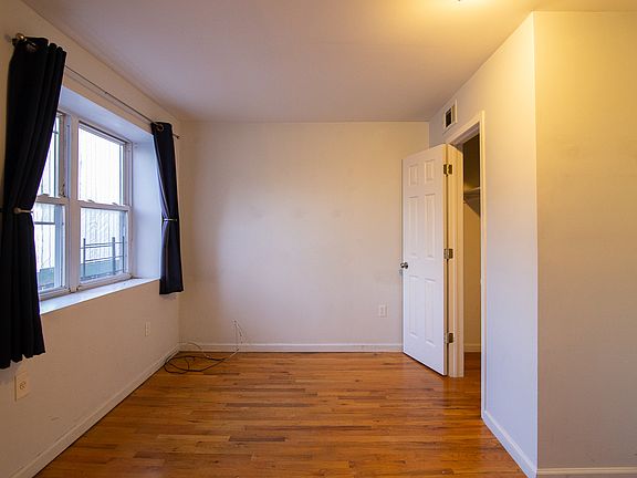 3rd image of 810 De Kalb Ave #3A