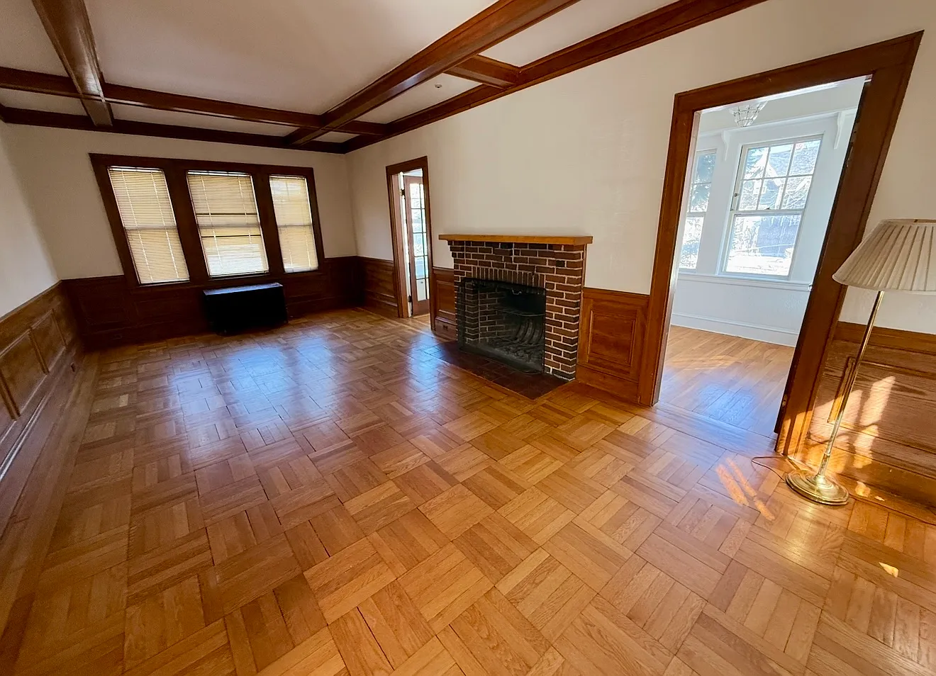 4 bed, 1.5 bath, 1980 sqft, $5,000 — Photo 2