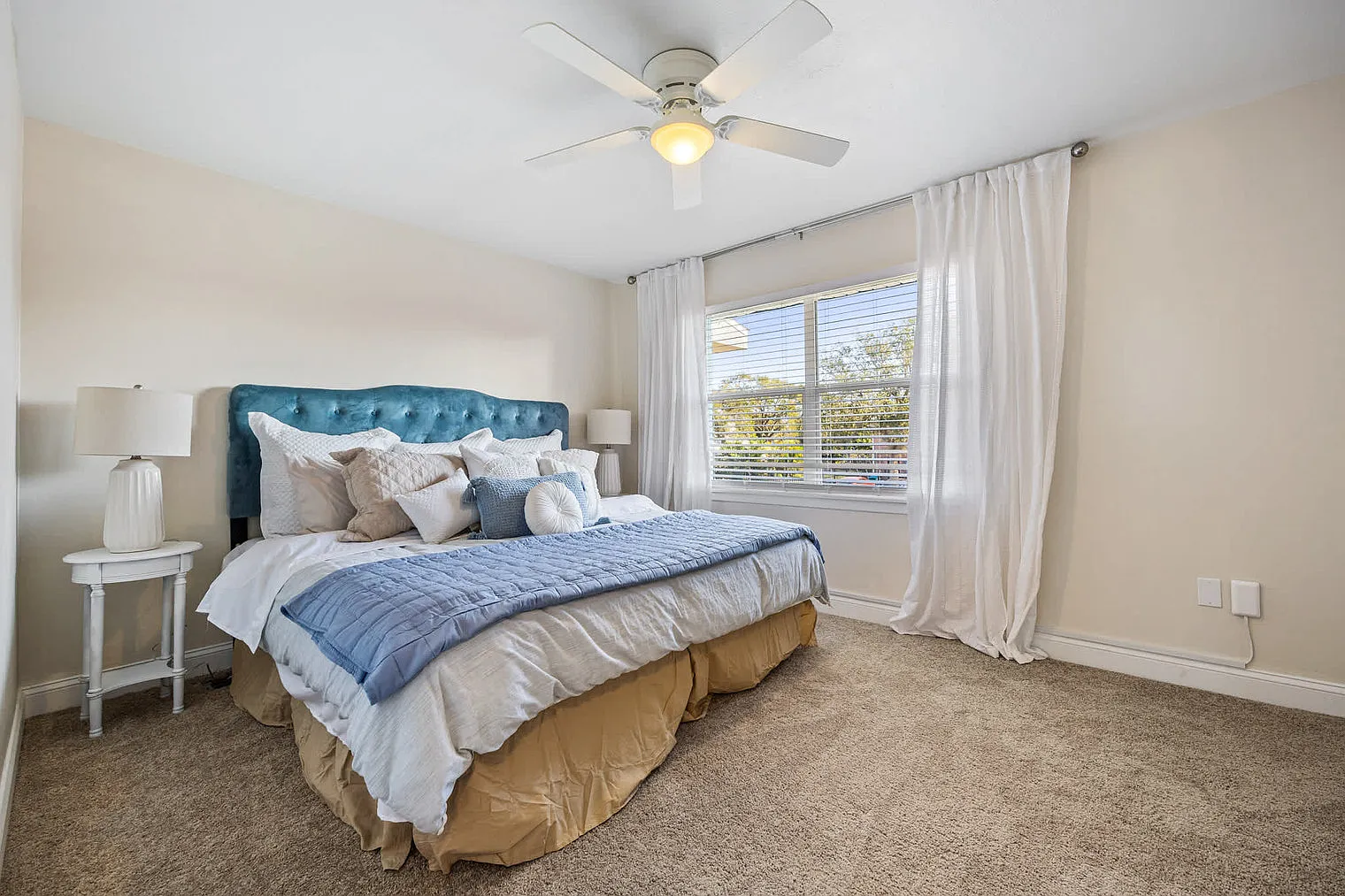 2 bed, 1.0 bath, $2,978 — Photo 4
