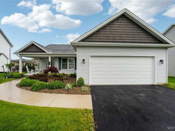 4603 Carlyes Ct, Hamburg, NY 14075