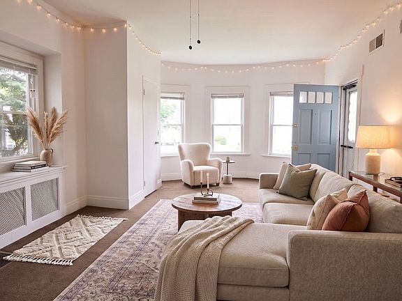 5th image of 60 Oak St #1