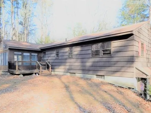 293 Main Rd, Montgomery, MA 01085