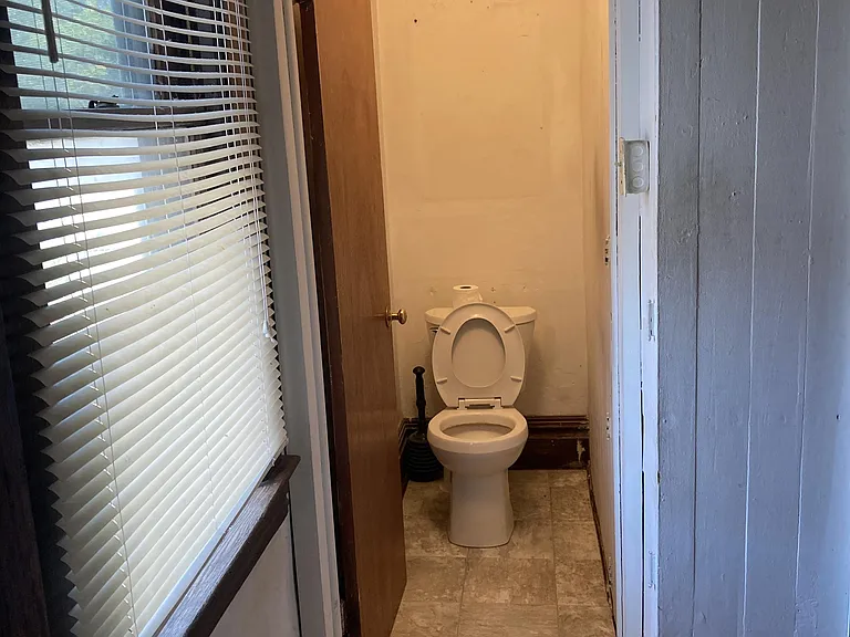 212 Grand St — Photo 10