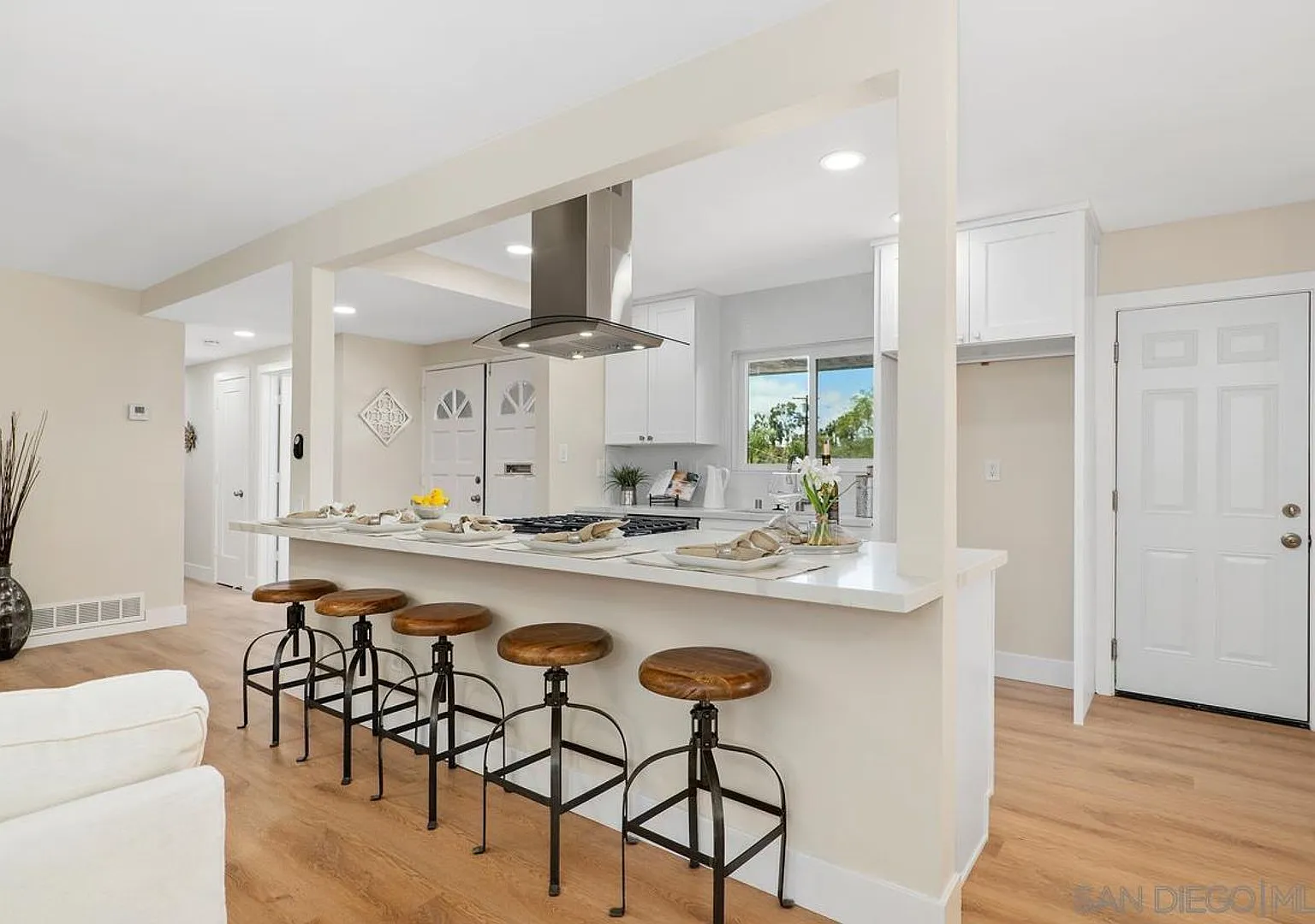 Just Listed! Stunning 4BR/2BA Fully Renovated Home Near SDSU Chef's Kitchen, Huge Backyard & More! — Photo 2