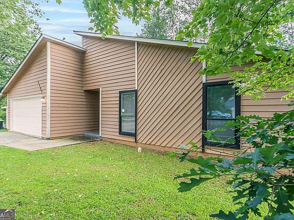 3rd image of 8455 Cedar Creek Rdg