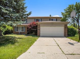 259 Prospect Dr, Rochester Hills, MI 48307