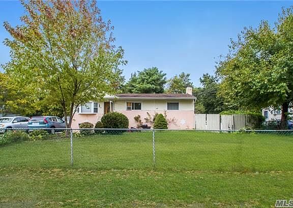 2nd image of 53 Laurel Dr