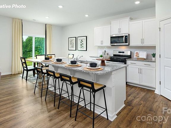 3rd image of 3414 Austin Duncan Dr