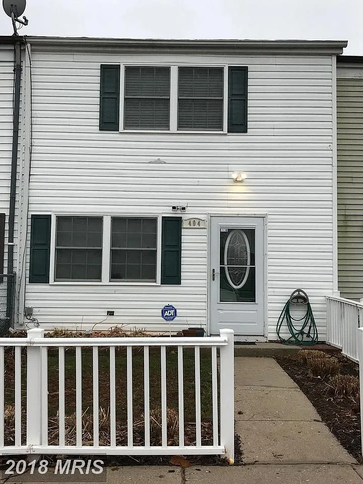 404 Clover Ct photo 1
