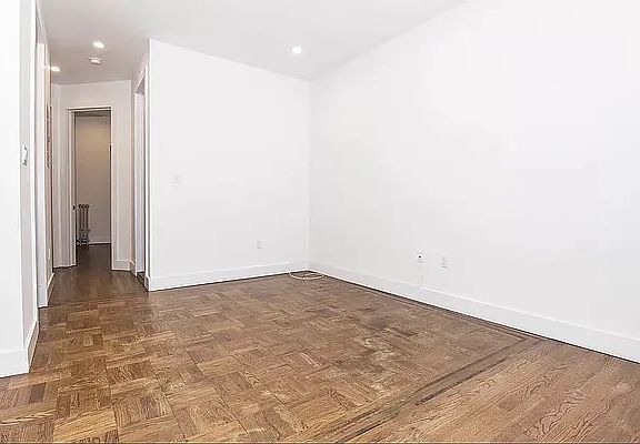 3rd image of 4726 44th St #3F