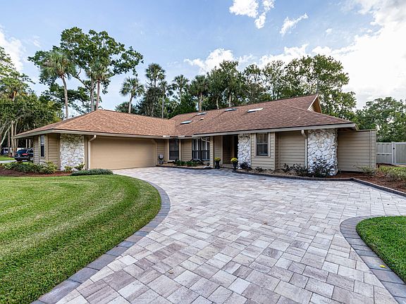 3rd image of 4202 Laurel Oak Way