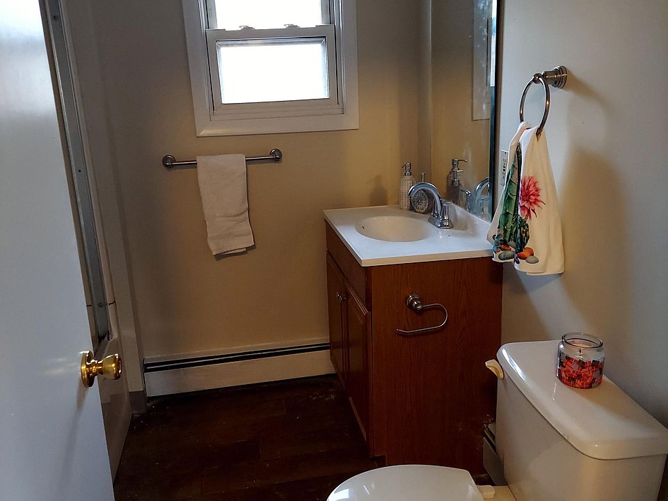 2nd image of 29 E Oak Ave #2