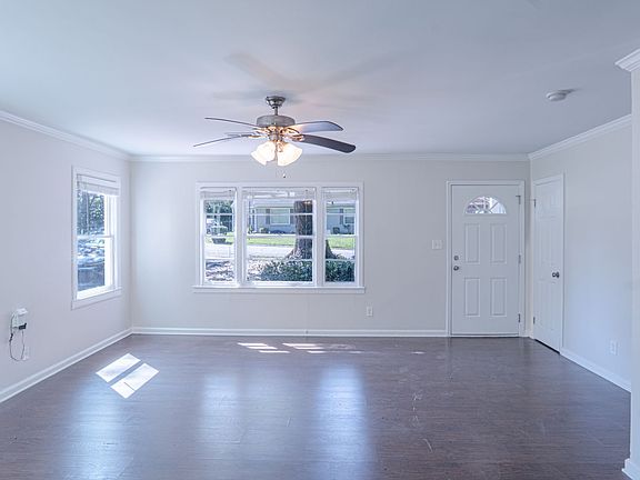 5th image of 609 San Fernando Dr SE