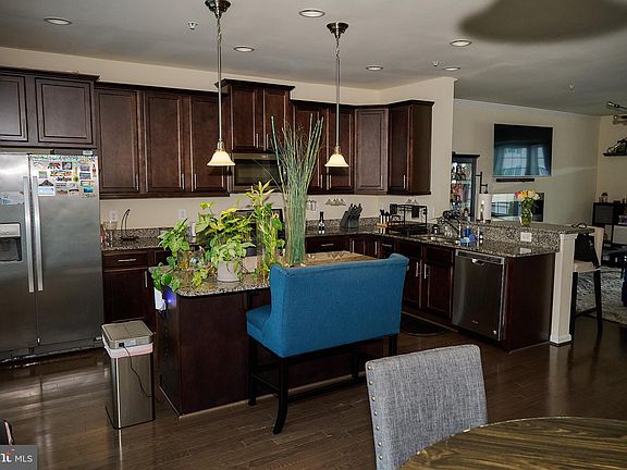 3rd image of 219 Gunther Pl