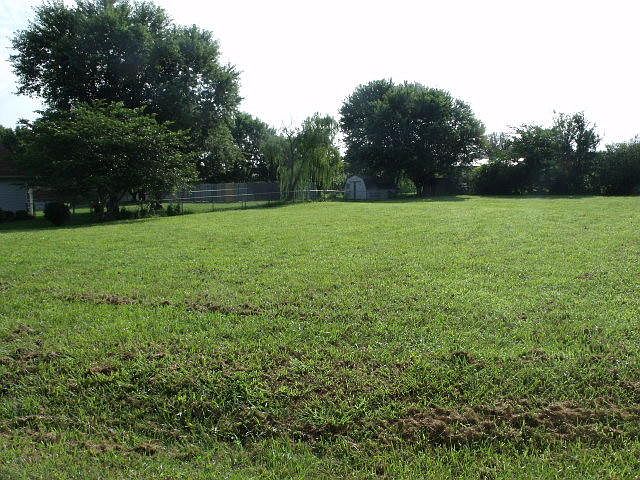 1st image of 221 Autumn Ln