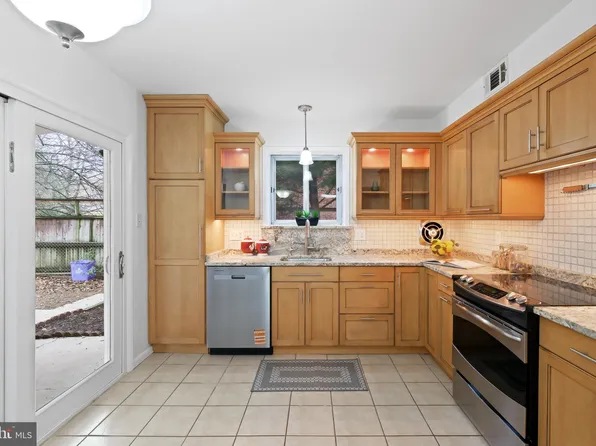 1618 Martha Ter, Rockville, MD 20852