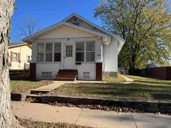 811 1st Ave NE, Oelwein, IA 50662