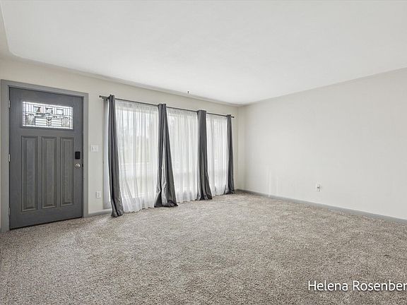 3rd image of 1202 W Blackburn St