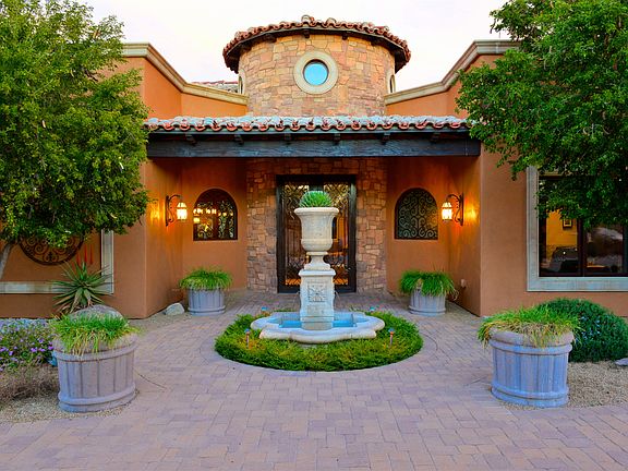 3rd image of 462 W Tortolita Mountain Cir