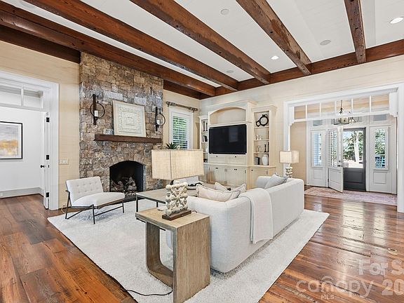 4th image of 166 Iron Gate Cir