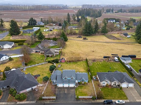3rd image of 1208 Birchwood Drive