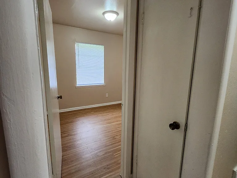 729 Hedge Dr — Photo 6