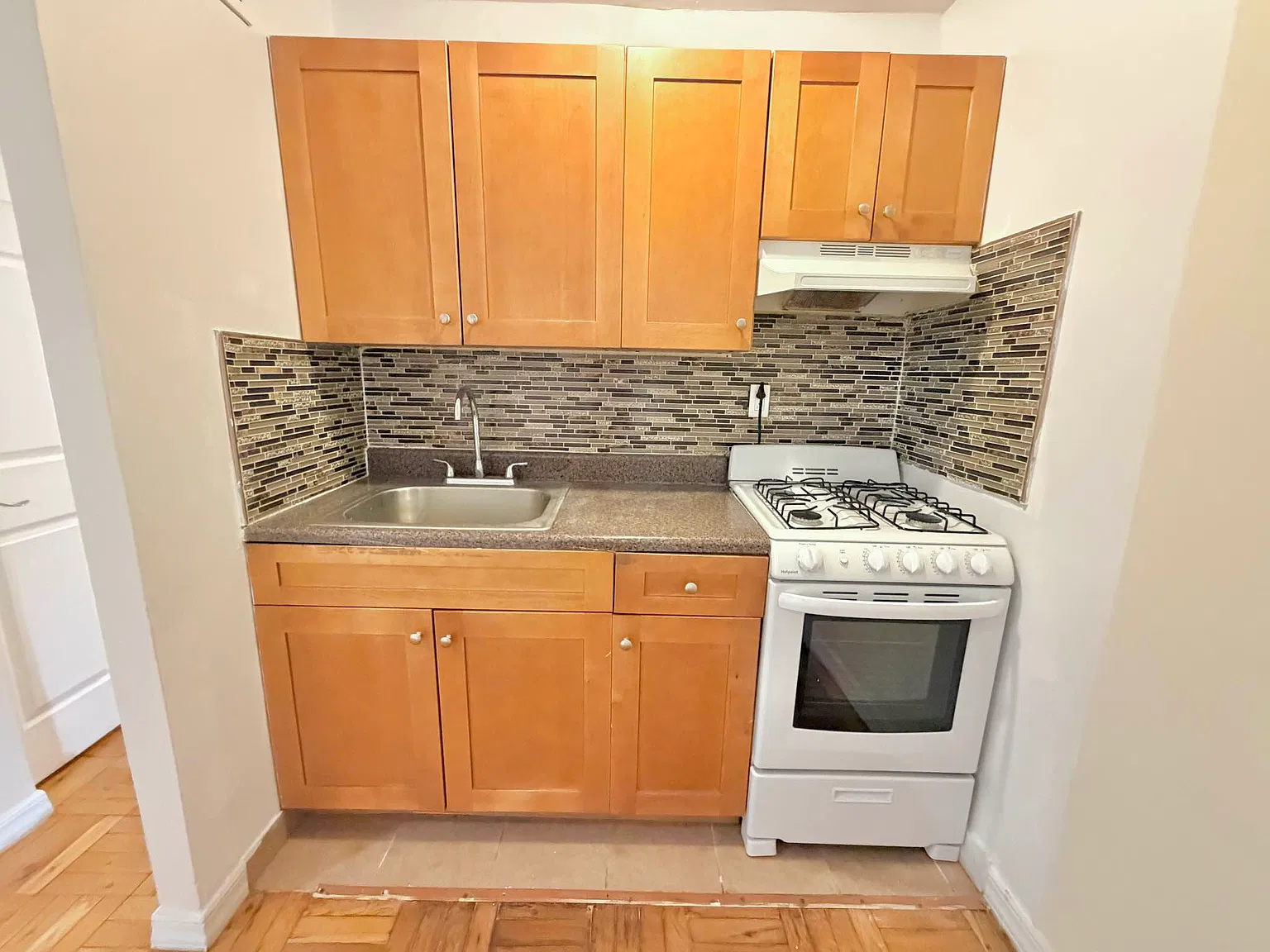 142-02 84th Drive — Photo 2